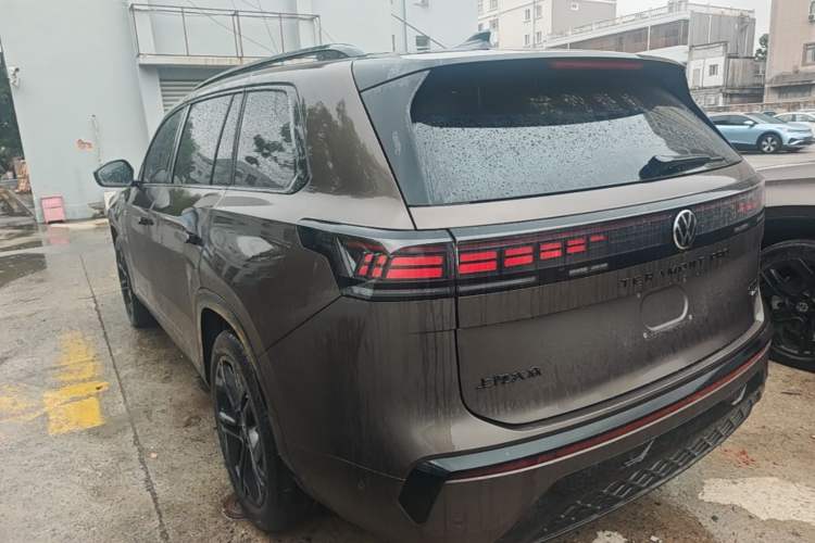 Used Volkswagen Teramont 2025 Tiguan Pro 450TSI Four-Wheel Drive Summit Edition Rear Left 45 Deg