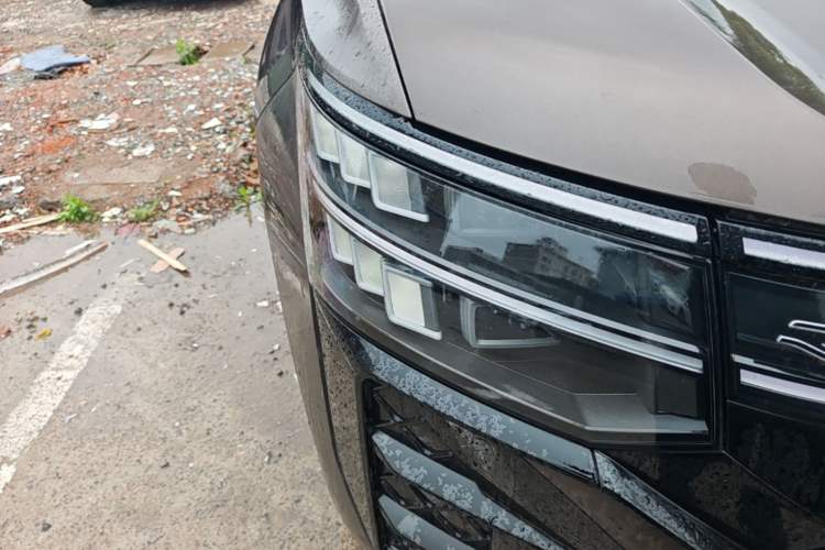 Used Volkswagen Teramont 2025 Tiguan Pro 450TSI Four-Wheel Drive Summit Edition Right Front Headlight