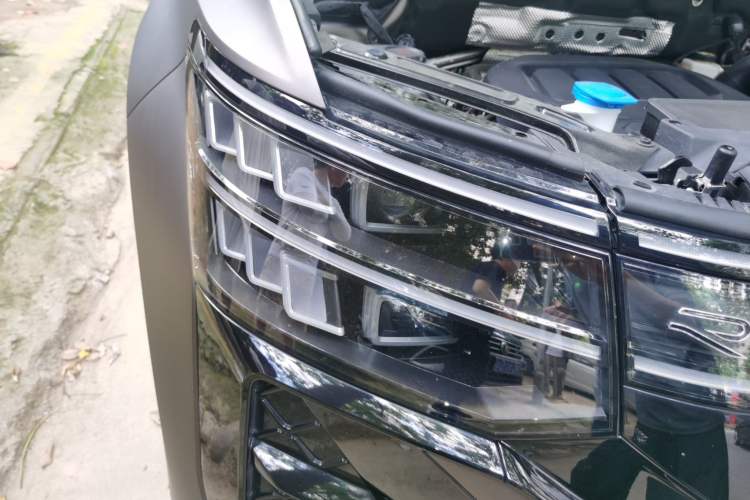 Used Volkswagen Teramont 2025 Tiguan Pro 450TSI Four-Wheel Drive Summit Edition Right Front Headlight
