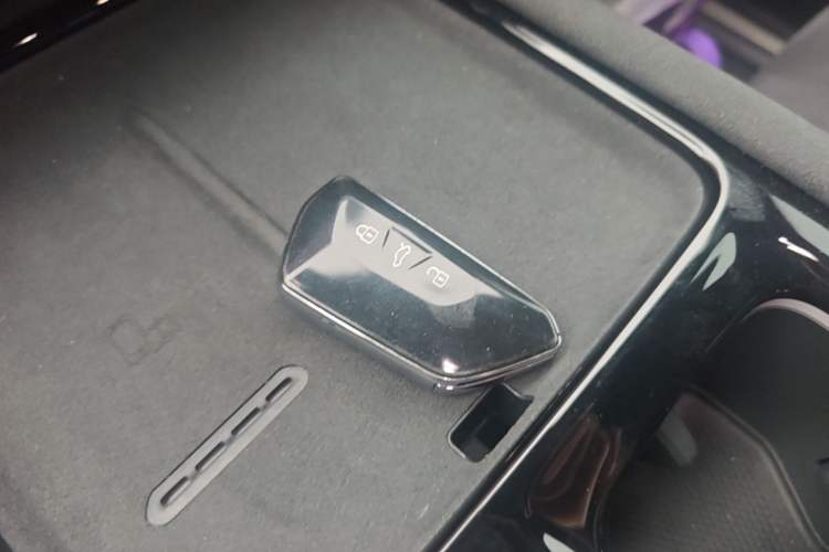 Used Volkswagen Teramont 2025 Tiguan Pro 450TSI Four-Wheel Drive Summit Edition Vehicle Key