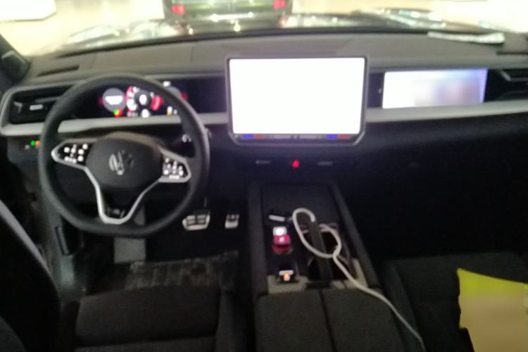 Used Volkswagen Teramont 2025 Tiguan Pro 450TSI Four-Wheel Drive Summit Edition Center Console