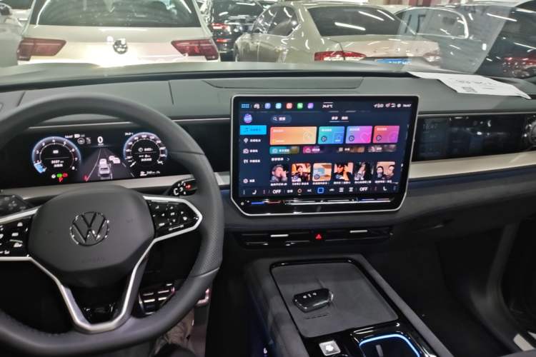 Used Volkswagen Teramont 2025 Tiguan Pro 450TSI Four-Wheel Drive Summit Edition Center Console