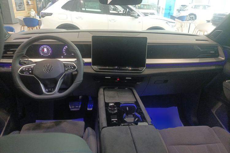 Used Volkswagen Teramont 2025 Tiguan Pro 450TSI Four-Wheel Drive Summit Edition Center Console