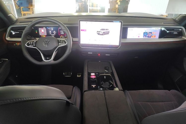 Used Volkswagen Teramont 2025 Tiguan Pro 450TSI Four-Wheel Drive Summit Edition Center Console