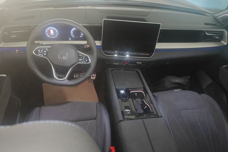 Used Volkswagen Teramont 2025 Tiguan Pro 450TSI Four-Wheel Drive Summit Edition Center Console