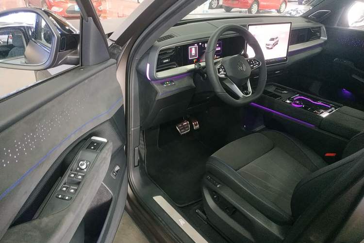 Used Volkswagen Teramont 2025 Tiguan Pro 450TSI Four-Wheel Drive Summit Edition Driver Seat