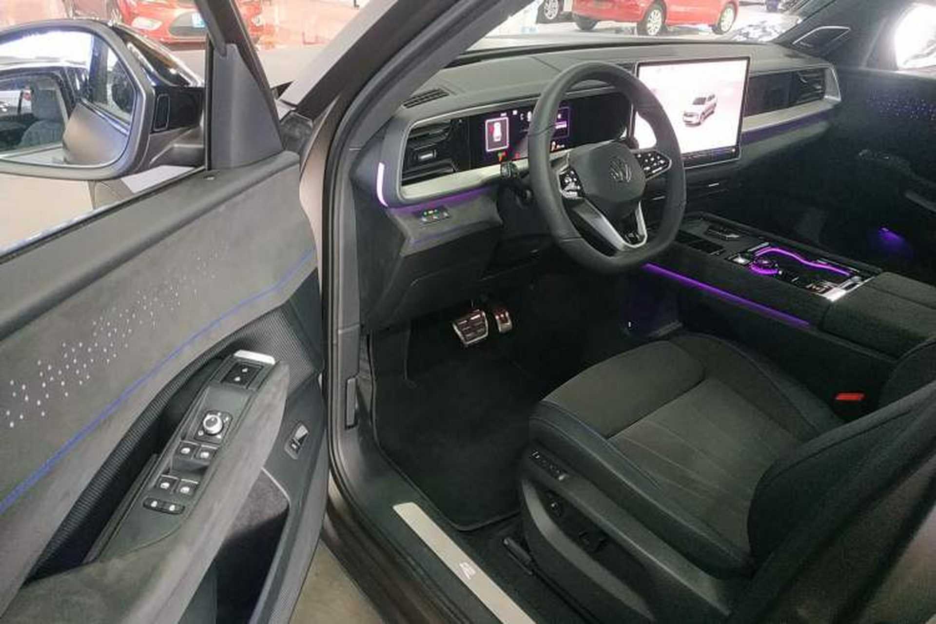 Used Volkswagen Teramont 2025 Tiguan Pro 450TSI Four-Wheel Drive Summit Edition Driver Seat