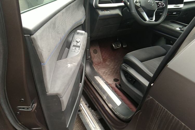 Used Volkswagen Teramont 2025 Tiguan Pro 450TSI Four-Wheel Drive Summit Edition Driver Seat
