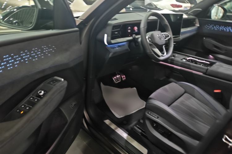 Used Volkswagen Teramont 2025 Tiguan Pro 450TSI Four-Wheel Drive Summit Edition Driver Seat
