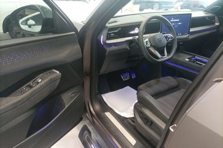 Used Volkswagen Teramont 2025 Tiguan Pro 450TSI Four-Wheel Drive Summit Edition Driver Seat