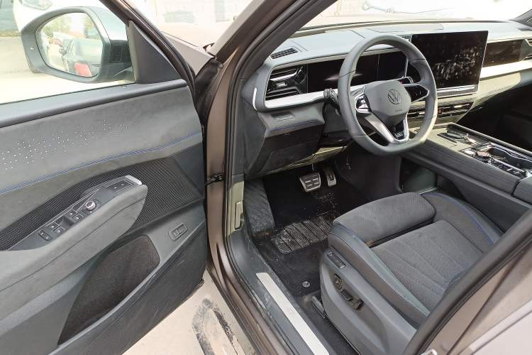 Used Volkswagen Teramont 2025 Tiguan Pro 450TSI Four-Wheel Drive Summit Edition Driver Seat