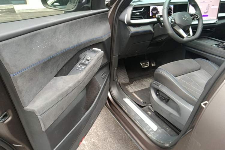 Used Volkswagen Teramont 2025 Tiguan Pro 450TSI Four-Wheel Drive Summit Edition Driver Seat