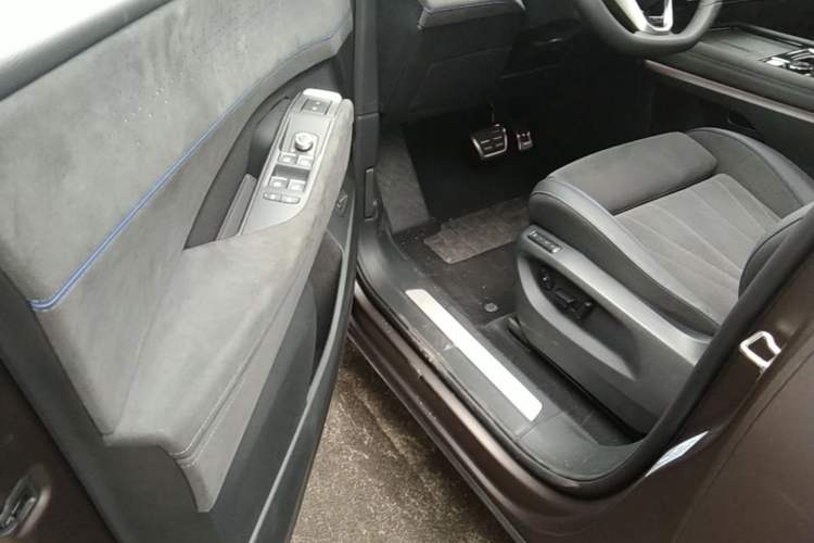 Used Volkswagen Teramont 2025 Tiguan Pro 450TSI Four-Wheel Drive Summit Edition Driver Seat