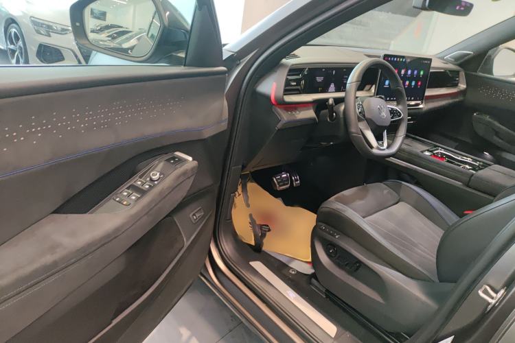 Used Volkswagen Teramont 2025 Tiguan Pro 450TSI Four-Wheel Drive Summit Edition Driver Seat