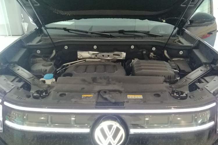 Used Volkswagen Teramont 2025 Tiguan Pro 450TSI Four-Wheel Drive Summit Edition Engine Bay