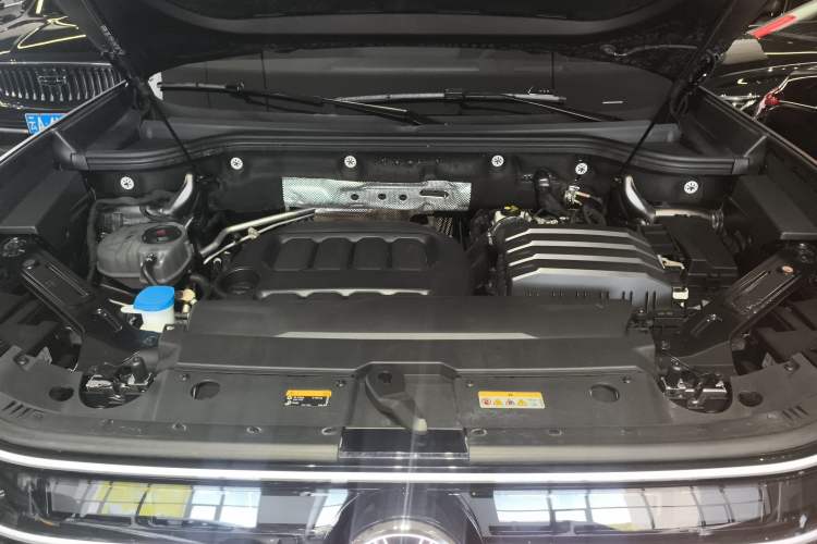 Used Volkswagen Teramont 2025 Tiguan Pro 450TSI Four-Wheel Drive Summit Edition Engine Bay
