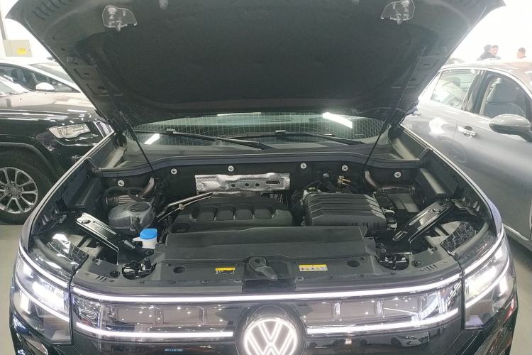 Used Volkswagen Teramont 2025 Tiguan Pro 450TSI Four-Wheel Drive Summit Edition Engine Bay