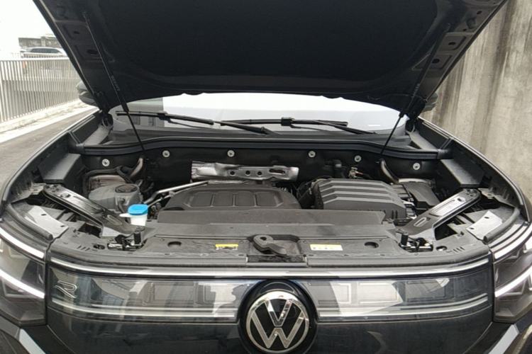 Used Volkswagen Teramont 2025 Tiguan Pro 450TSI Four-Wheel Drive Summit Edition Engine Bay