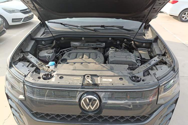 Used Volkswagen Teramont 2025 Tiguan Pro 450TSI Four-Wheel Drive Summit Edition Engine Bay