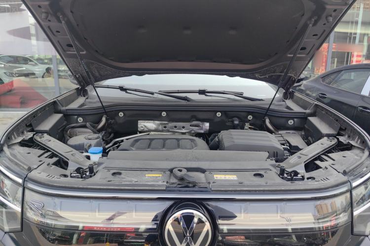 Used Volkswagen Teramont 2025 Tiguan Pro 450TSI 4Motion Crosswind Edition Engine Bay