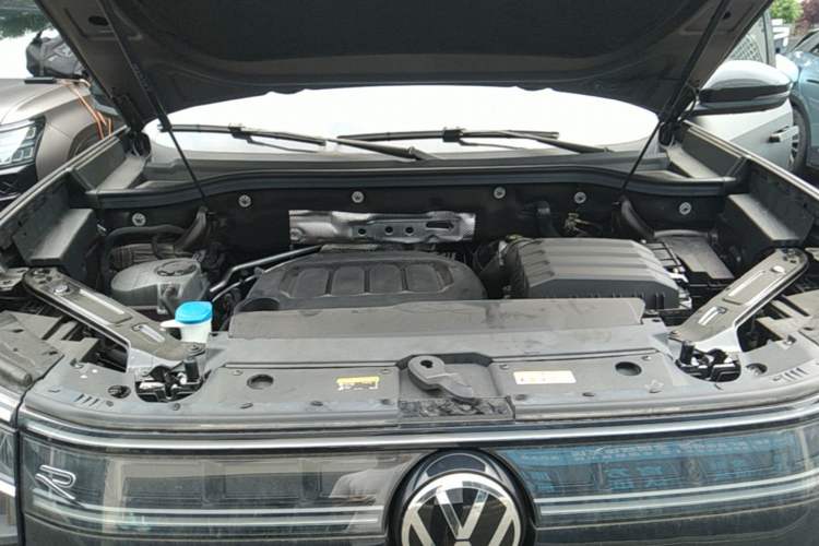 Used Volkswagen Teramont 2025 Tiguan Pro 450TSI Four-Wheel Drive Summit Edition Engine Bay
