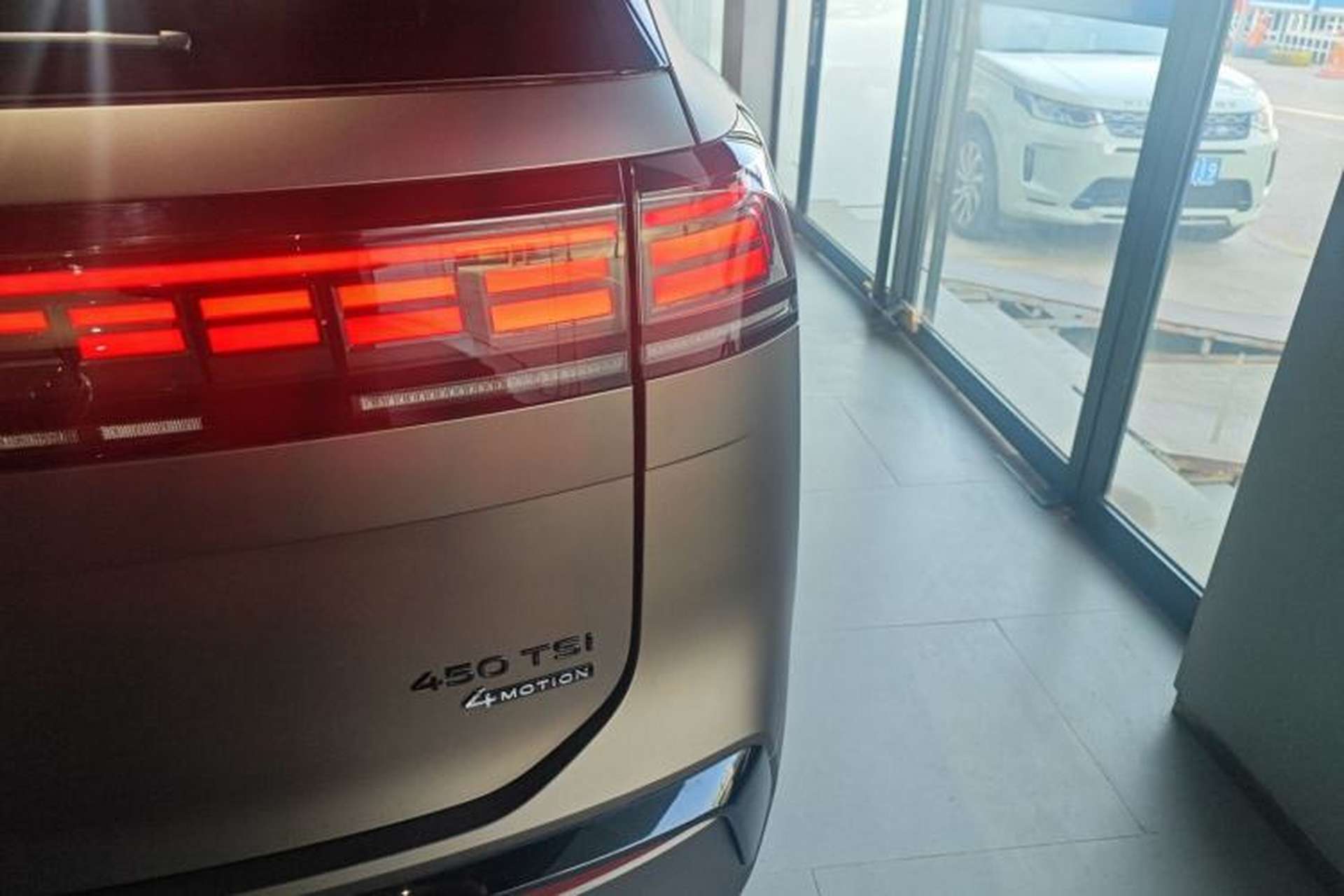 Used Volkswagen Teramont 2025 Tiguan Pro 450TSI Four-Wheel Drive Summit Edition Exterior 3