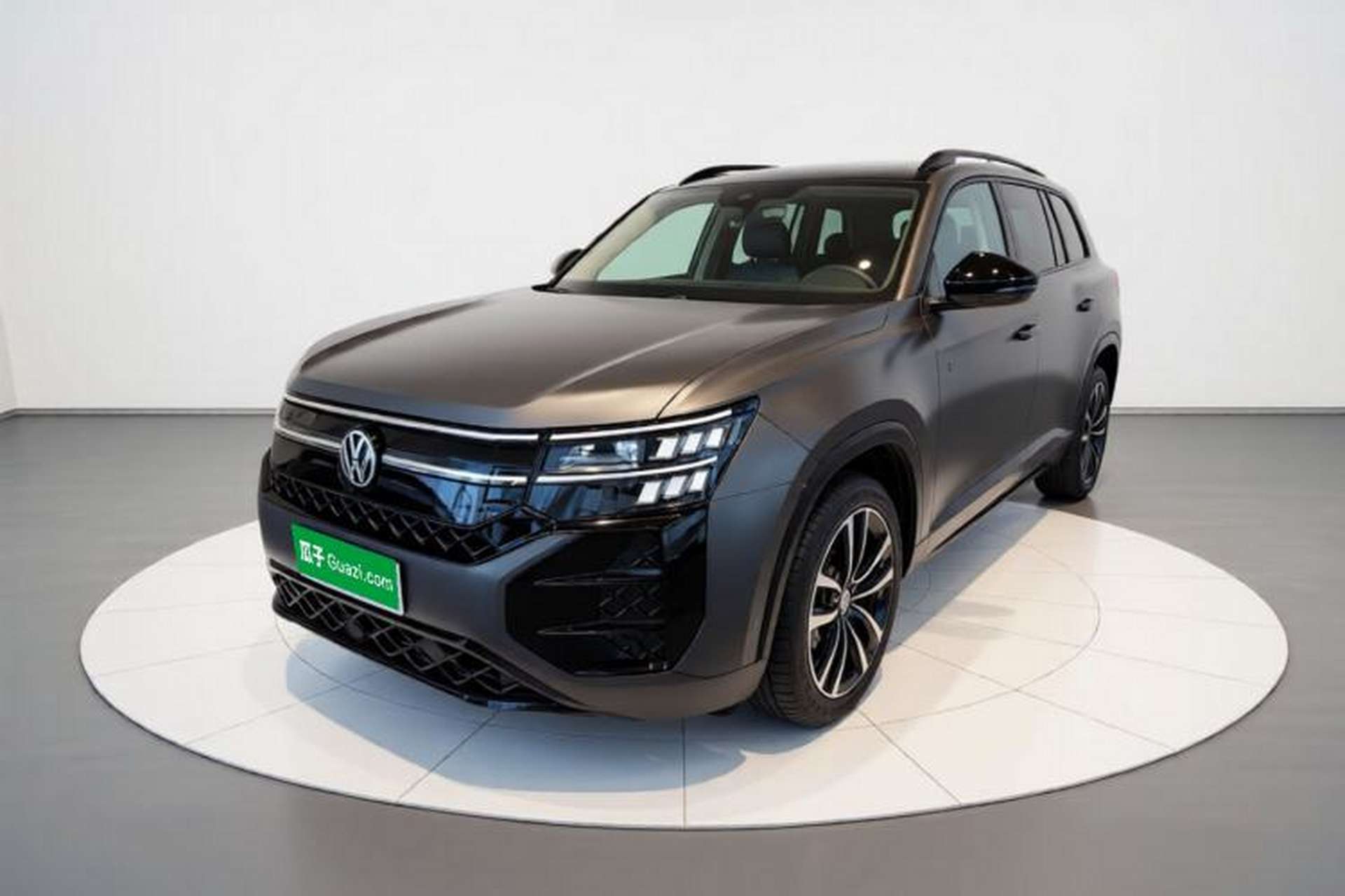 Used Volkswagen Teramont 2025 Tiguan Pro 450TSI Four-Wheel Drive Summit Edition Front Left 45 Deg