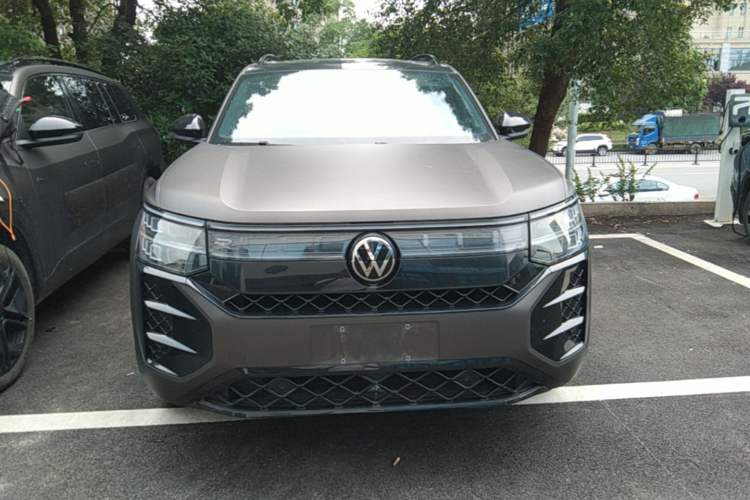 Used Volkswagen Teramont 2025 Tiguan Pro 450TSI Four-Wheel Drive Summit Edition Front