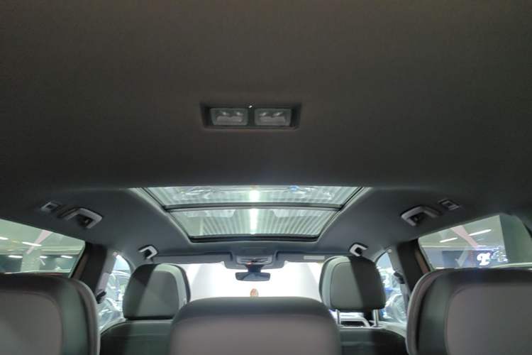 Used Volkswagen Teramont 2025 Tiguan Pro 450TSI Four-Wheel Drive Summit Edition Headliner