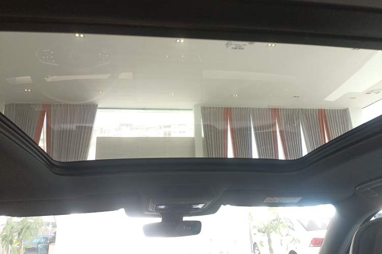 Used Volkswagen Teramont 2025 Tiguan Pro 450TSI Four-Wheel Drive Summit Edition Headliner