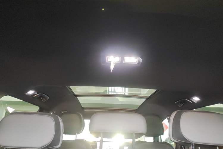 Used Volkswagen Teramont 2025 Tiguan Pro 450TSI Four-Wheel Drive Summit Edition Headliner