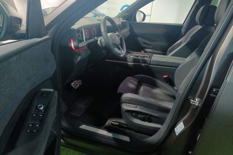 Used Volkswagen Teramont 2025 Tiguan Pro 450TSI Four-Wheel Drive Summit Edition Interior 1