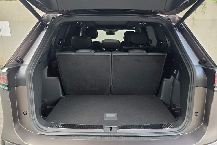 Used Volkswagen Teramont 2025 Tiguan Pro 450TSI Four-Wheel Drive Summit Edition Interior 10