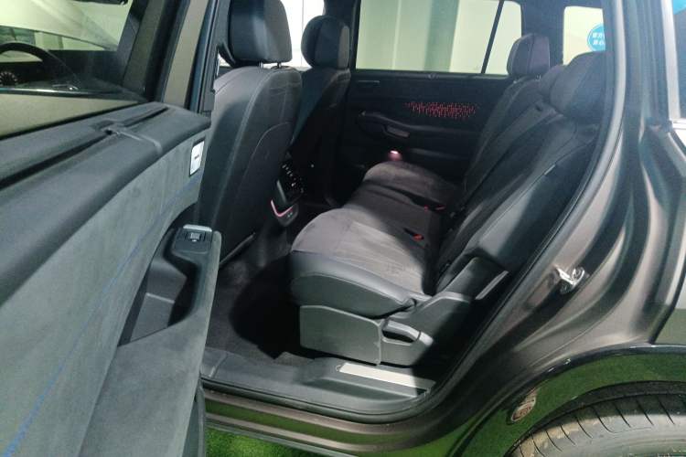 Used Volkswagen Teramont 2025 Tiguan Pro 450TSI Four-Wheel Drive Summit Edition Interior 2