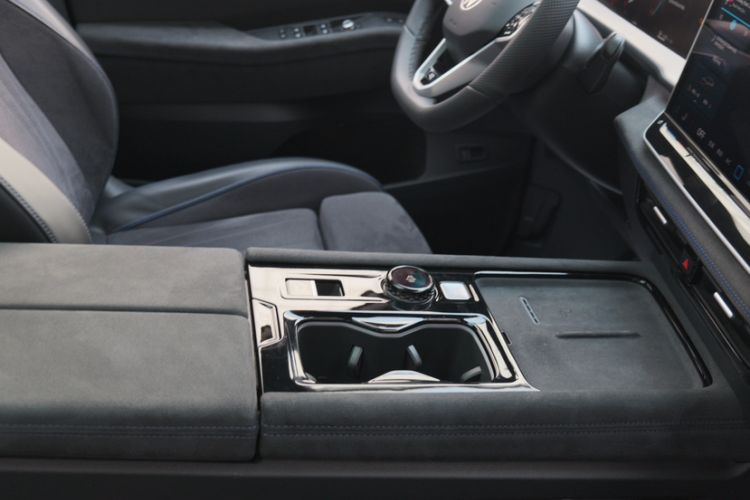 Used Volkswagen Teramont 2025 Tiguan Pro 450TSI Four-Wheel Drive Summit Edition Interior 8
