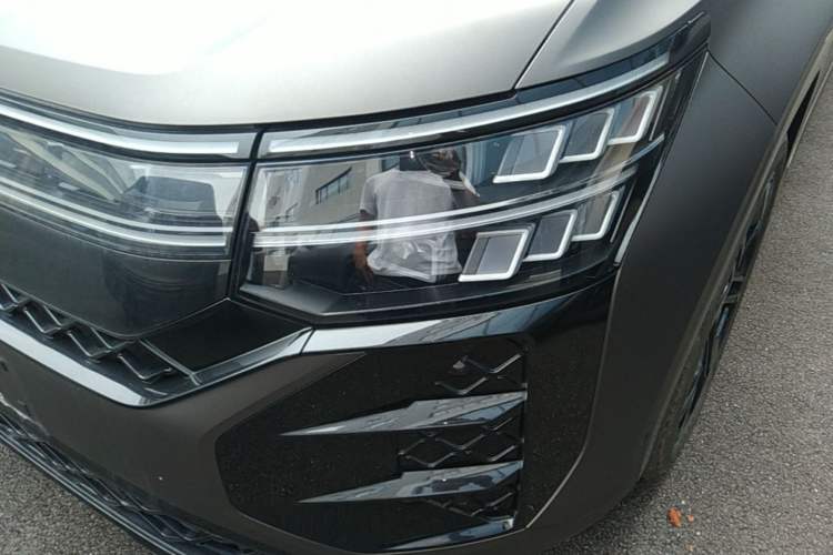 Used Volkswagen Teramont 2025 Tiguan Pro 450TSI Four-Wheel Drive Summit Edition Left Front Headlight