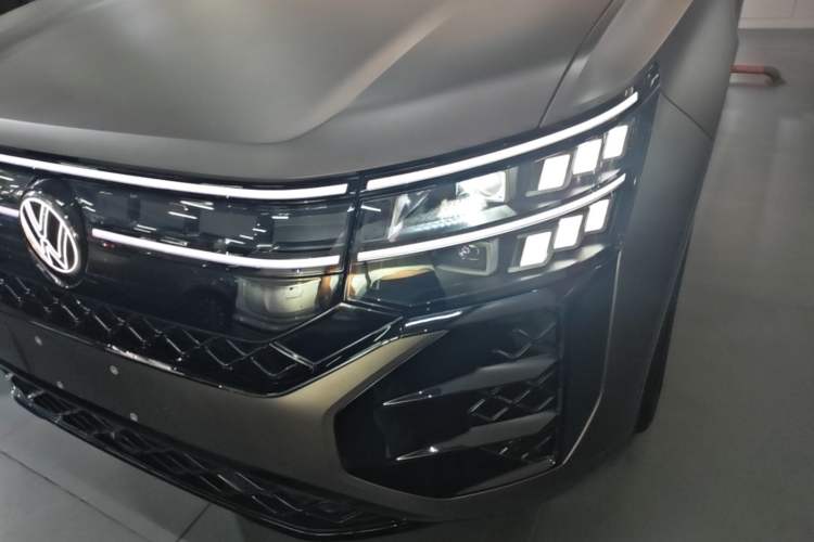 Used Volkswagen Teramont 2025 Tiguan Pro 450TSI Four-Wheel Drive Summit Edition Left Front Headlight