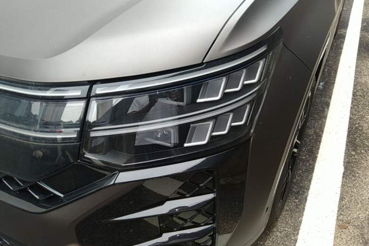 Used Volkswagen Teramont 2025 Tiguan Pro 450TSI Four-Wheel Drive Summit Edition Left Front Headlight