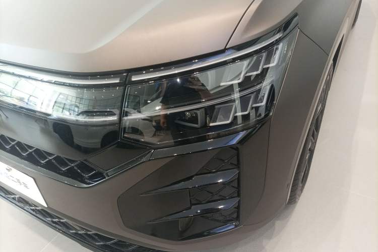 Used Volkswagen Teramont 2025 Tiguan Pro 450TSI Four-Wheel Drive Summit Edition Left Front Headlight