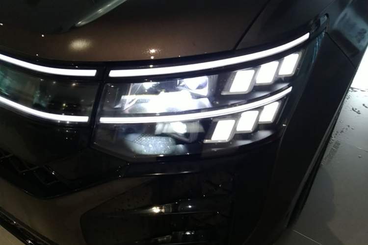 Used Volkswagen Teramont 2025 Tiguan Pro 450TSI Four-Wheel Drive Summit Edition Left Front Headlight