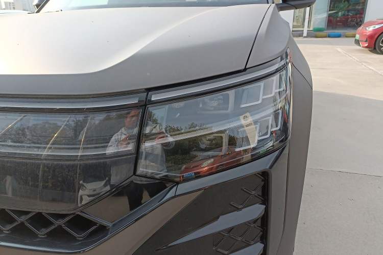 Used Volkswagen Teramont 2025 Tiguan Pro 450TSI Four-Wheel Drive Summit Edition Left Front Headlight