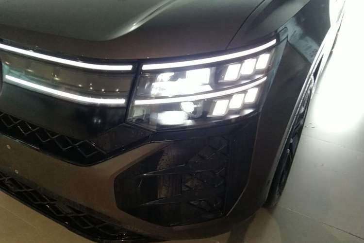 Used Volkswagen Teramont 2025 Tiguan Pro 450TSI Four-Wheel Drive Summit Edition Left Front Headlight