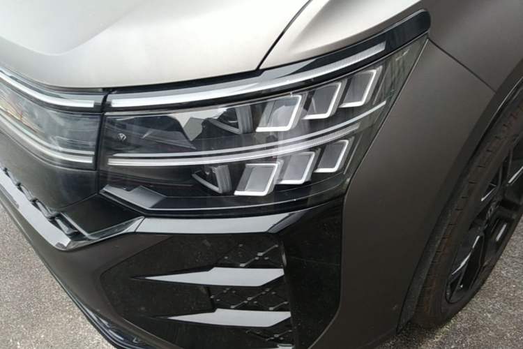 Used Volkswagen Teramont 2025 Tiguan Pro 450TSI Four-Wheel Drive Summit Edition Left Front Headlight