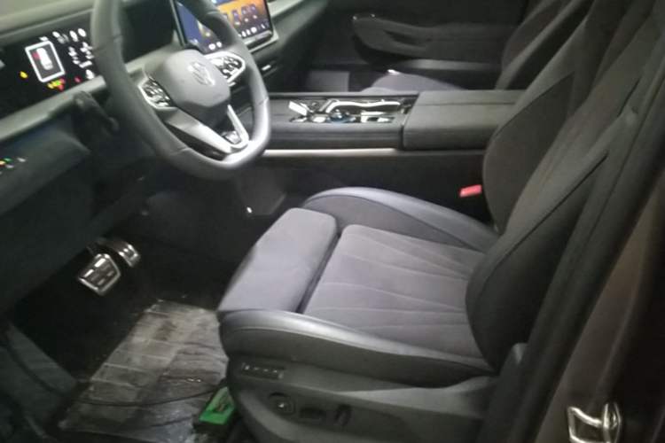 Used Volkswagen Teramont 2025 Tiguan Pro 450TSI Four-Wheel Drive Summit Edition Left Front Seat