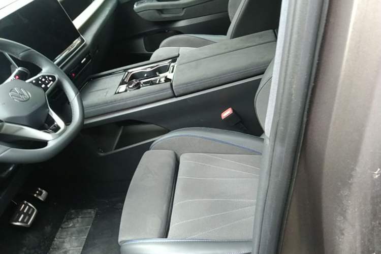 Used Volkswagen Teramont 2025 Tiguan Pro 450TSI Four-Wheel Drive Summit Edition Left Front Seat