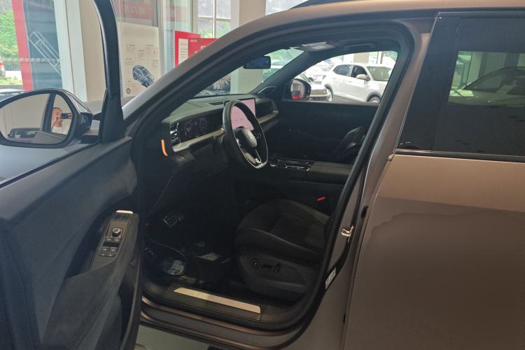 Used Volkswagen Teramont 2025 Tiguan Pro 450TSI Four-Wheel Drive Summit Edition Left Front Seat