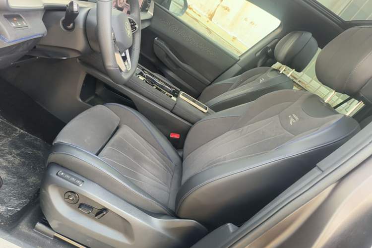 Used Volkswagen Teramont 2025 Tiguan Pro 450TSI Four-Wheel Drive Summit Edition Left Front Seat