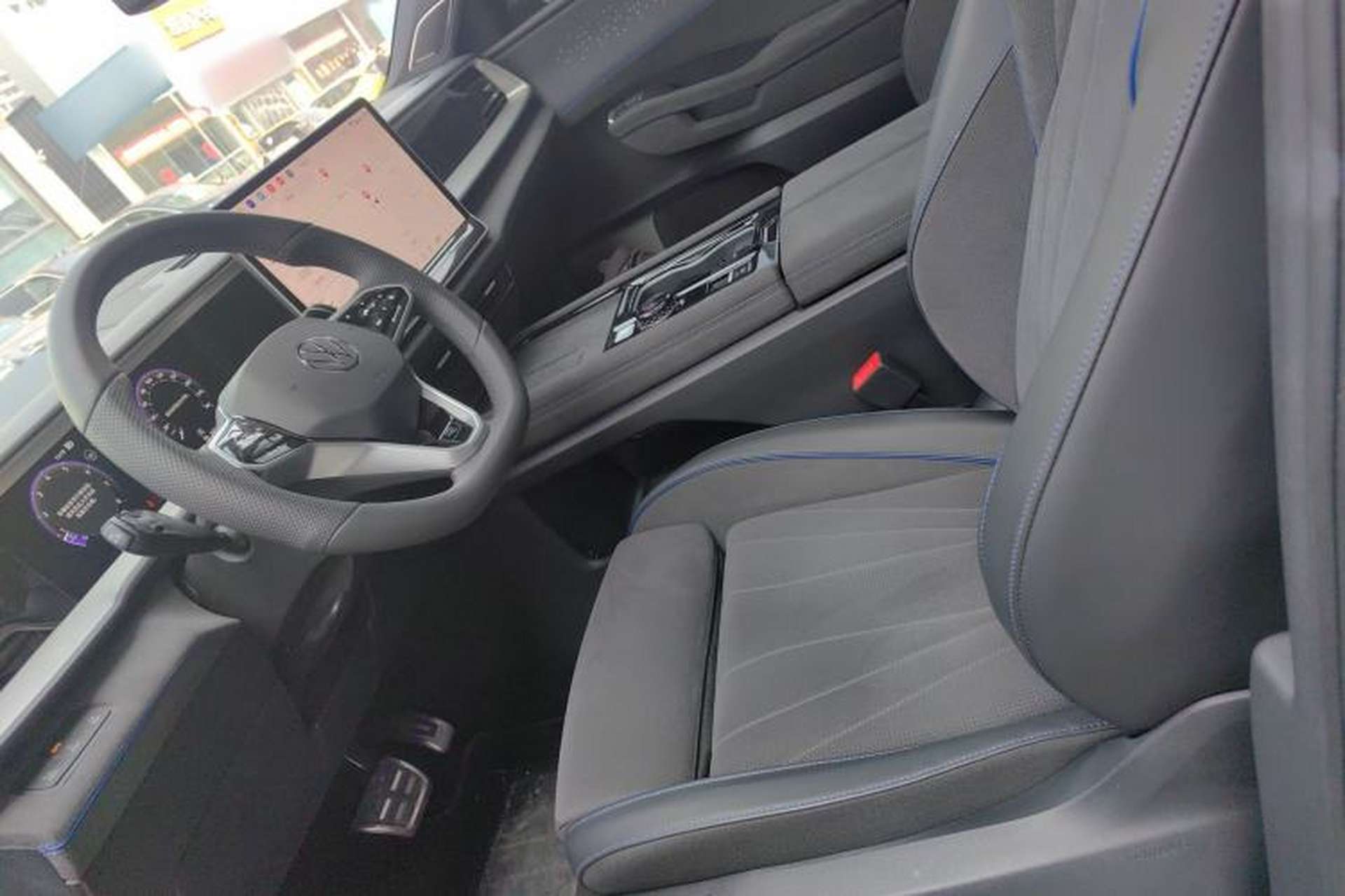 Used Volkswagen Teramont 2025 Tiguan Pro 450TSI 4Motion Crosswind Edition Left Front Seat