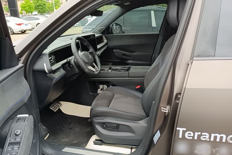 Used Volkswagen Teramont 2025 Tiguan Pro 450TSI Four-Wheel Drive Summit Edition Left Front Seat