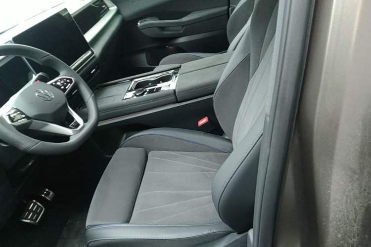 Used Volkswagen Teramont 2025 Tiguan Pro 450TSI Four-Wheel Drive Summit Edition Left Front Seat